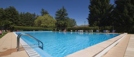 Maison Standard, plusieurs chambres (France Apartment) | Piscine