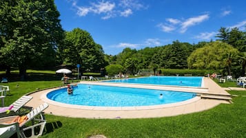 Maison Standard, 1 chambre, four à micro-ondes (France Apartment with Garden, Pool &) | Piscine