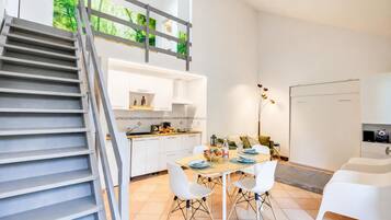 Maison Standard, 1 chambre, four à micro-ondes (France Apartment with Garden, Pool &) | Intérieur