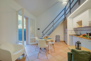 Dining - France Apartment (Ispra)