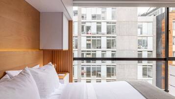 1 bedroom, desk, WiFi, bed sheets