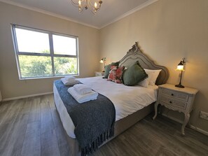 Apartment (1 Bedroom) - Dorphene 304 by CTHA (Cape Town)