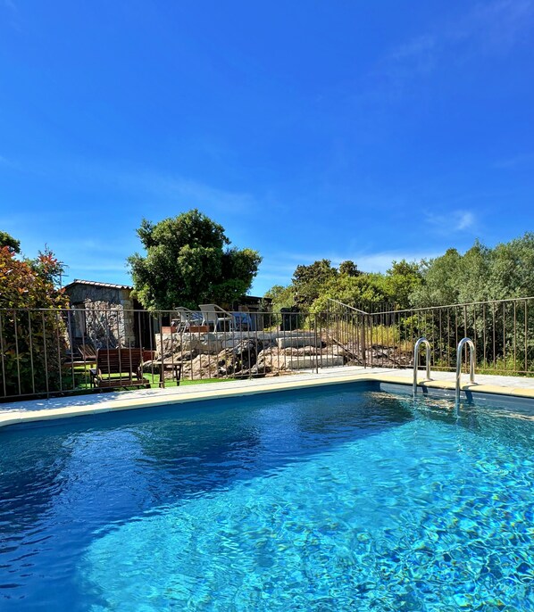 Piscine extérieure, piscine chauffée