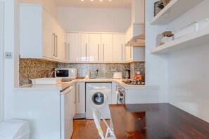 Basic Apartment | Private kitchen