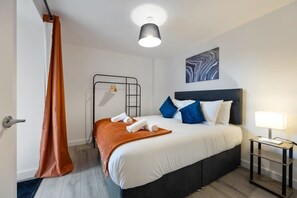 1 chambre, fer et planche à repasser, Wi-Fi, draps fournis