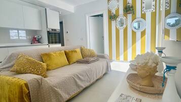 Villa, 4 Bedrooms, Smoking, Private Pool | Living room