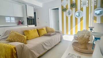 Villa, 4 Bedrooms, Smoking, Private Pool | Living room