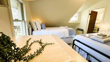 3 habitaciones, escritorio, tabla de planchar con plancha y wifi gratis