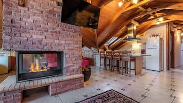 Phòng Suite Royal, lò sưởi | Màn/rèm cản sáng, truy cập Internet không dây miễn phí, bộ trải giường