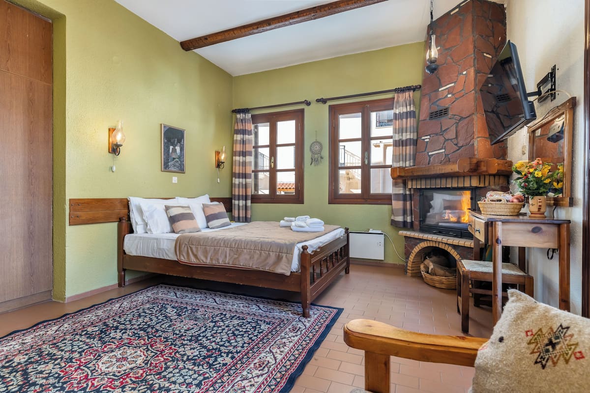 Classic Double Room, Fireplace | Blackout curtains, free WiFi, bed sheets