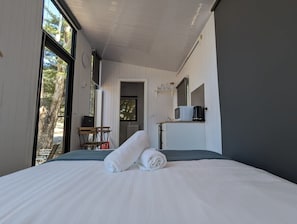 1 bedroom, WiFi, bed sheets