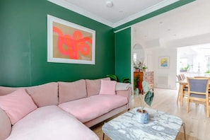 Basic House | Living area
