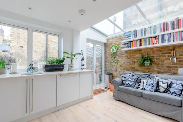 Basic House | Private kitchen