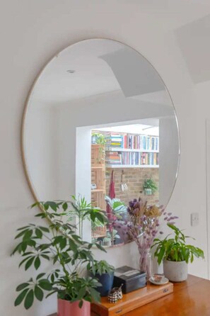 Interior - Beautifully Designed 2BD House - by Queen's Park! (London)