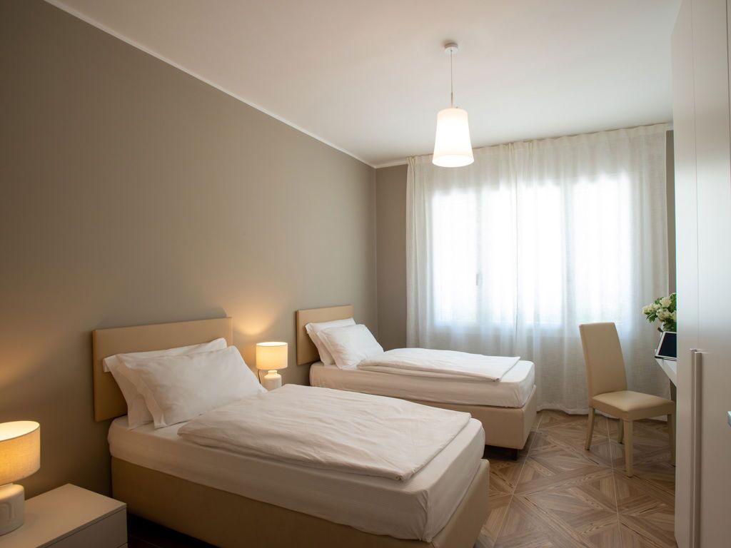 Couette en duvet, minibar, bureau