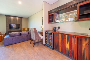 Villa – deluxe | Eget kjøkken | Espressomaskin, kaffetrakter/tekoker og vannkoker