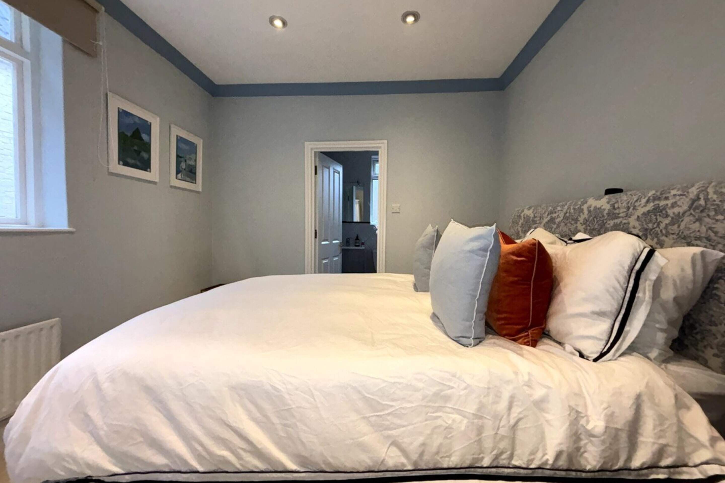 Basic Apartment | 3 bedrooms, iron/ironing board, bed sheets