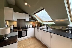 Apartamento básico | Cocina privada | Frigorífico, horno, placa de cocina y lavavajillas