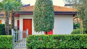 อพาร์ทเมนท์, 2 ห้องนอน, ลานระเบียง, วิวสวน | สวน