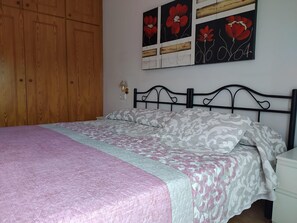 4 camere