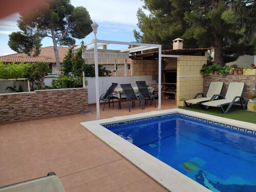 Central Townhouse with Private Pool in Miami Playa