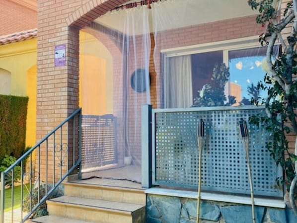 Exterior detail - Family-Friendly House with Pool in Quiet Miami Playa (Miami Playa)