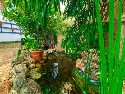 Charming Family Townhouse with Private Patio in Miami Playa