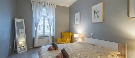 1 chambre, bureau, fer et planche à repasser, Wi-Fi gratuit