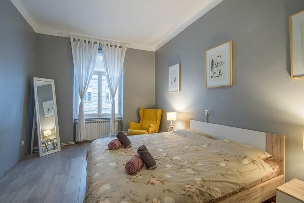 1 Schlafzimmer, Schreibtisch, Bügeleisen/Bügelbrett, kostenloses WLAN