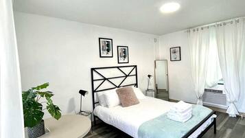 Vauvan matkasänky, ilmainen Wi-Fi, vuodevaatteet, pääsy pyörätuolilla