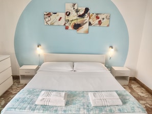 1 chambre, bureau, espace de travail pour ordinateur portable