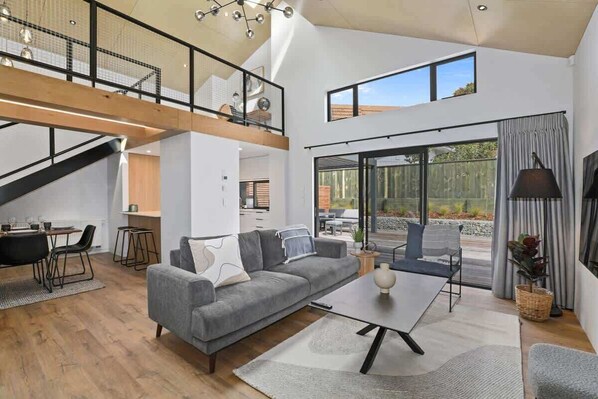 TV - Inn Sophia | Two Luxurious Homes with Spa Pools (Rotorua)