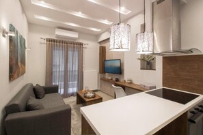 城市公寓, 2 间卧室 | 起居区 | 42-英寸LED 电视（配备数码频道）