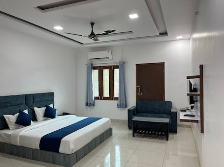 Superior Room. Hotel Surya Inn