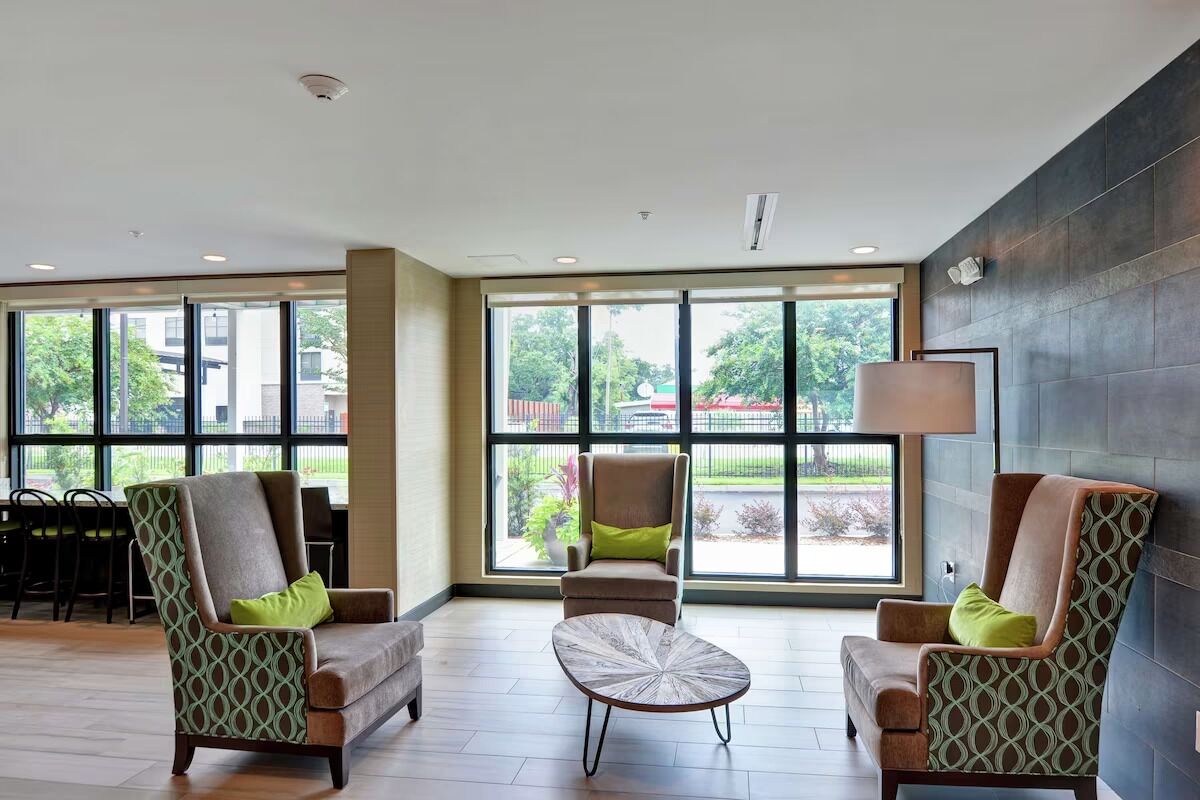 2 Convenient Units! Free Parking, Breakfast, Close To Historic Pensacola Village - ペンサコラ, FL