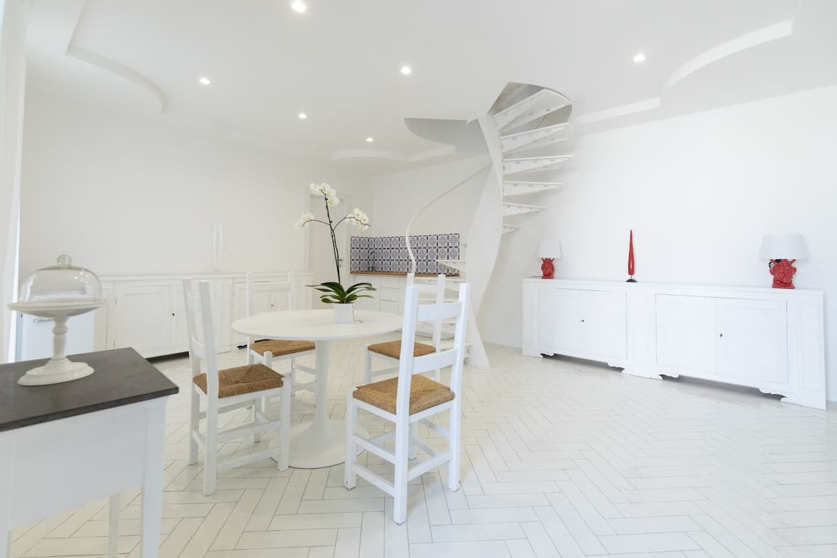 Comfort Apartment | Living area | Smart TV