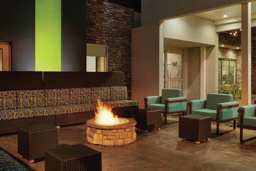4 Pet-friendly Accommodations! Onsite Pool, Kitchen, Free Breakfast, Parking! - State of New York