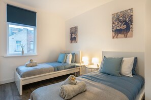 Apartment | 4 bedrooms, free WiFi, bed sheets - Isimi Luxurious 4 bed 4 en -suite House Cumbria (Barrow-in-Furness)