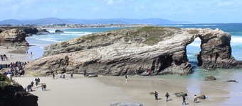 Costa Reinante Foro Las Catedrales. ¡A 5 Minutos de la Playa de Las Catedrales!