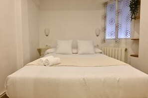 1 bedroom, iron/ironing board, free WiFi