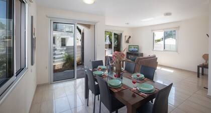 Protaras Pelagos Villa PG08 - a villa that sleeps 7 guests in 3 bedrooms
