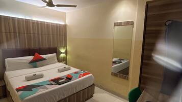Standard Room | Soundproofing, free WiFi, bed sheets