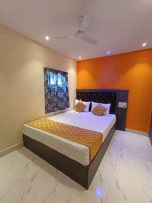 Deluxe Room | Soundproofing, free WiFi, bed sheets - Hotel Powai Residency (Mumbai)