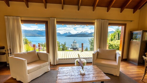 Unclassified image, 1 of 18, button - House next to Lake Nahuel Huapi: with stunning panoramic views & Outdoor Jacuzzi (Villa La Angostura)