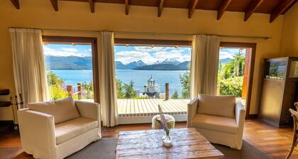 House next to Lake Nahuel Huapi: with stunning panoramic views