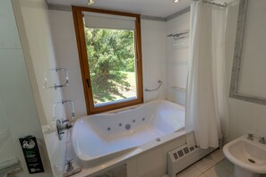 Douche, serviettes fournies