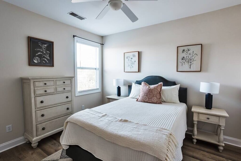 Pink House in Historic Shandon Columbia Vrbo