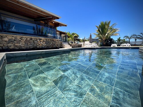 La Caze Grande Anse **** offers a breathtaking view of the Indian Ocean