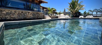 La Caze Grande Anse **** offers a breathtaking view of the Indian Ocean