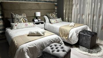 3 bedrooms, travel crib, WiFi, bed sheets